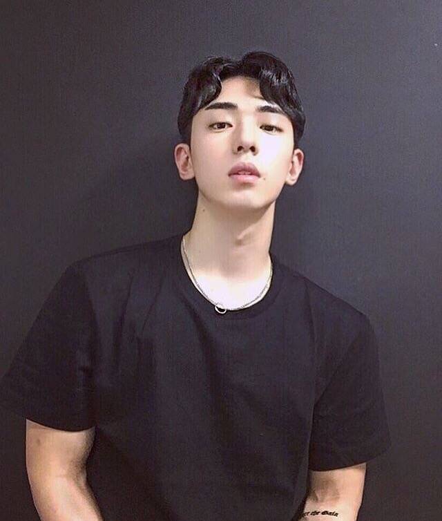 喻岚贵素