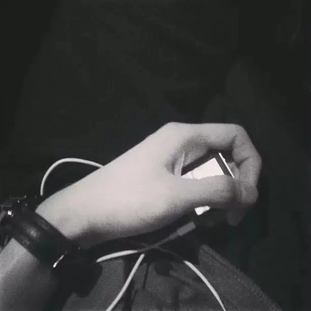 石娜雅月