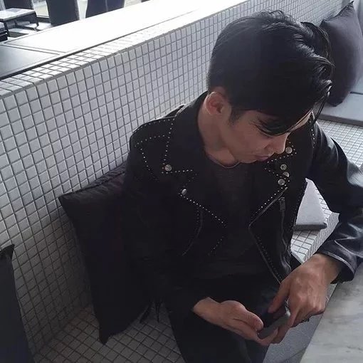 鲍泰容荷