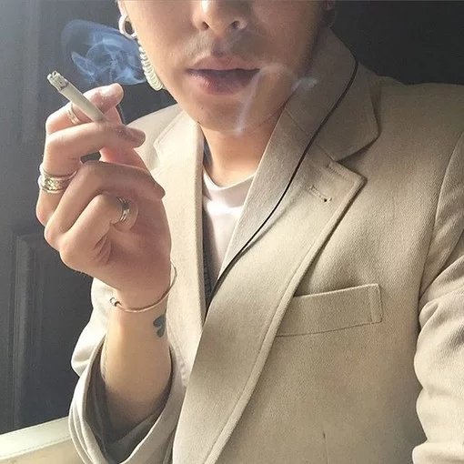 印剑紫怡
